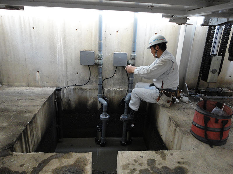 地下雨水ポンプ